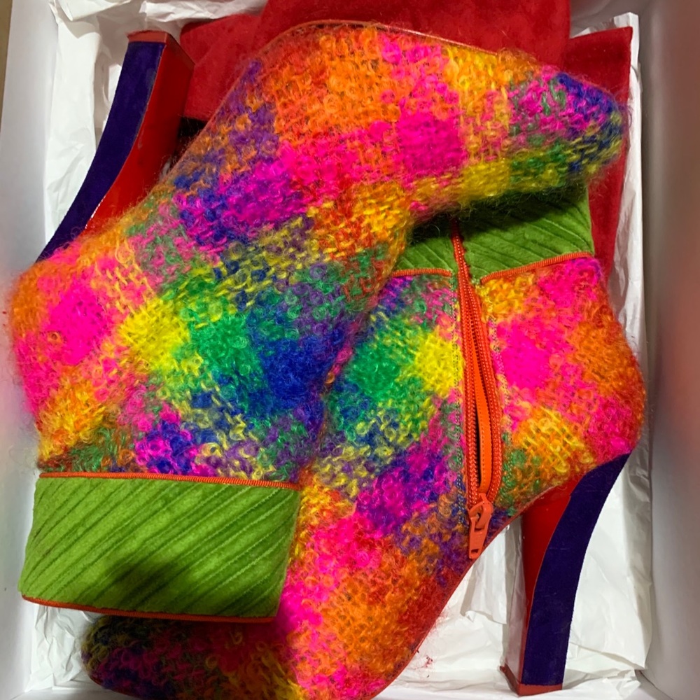 Rare Find Scottish Bouclette Bootie Beautiful
